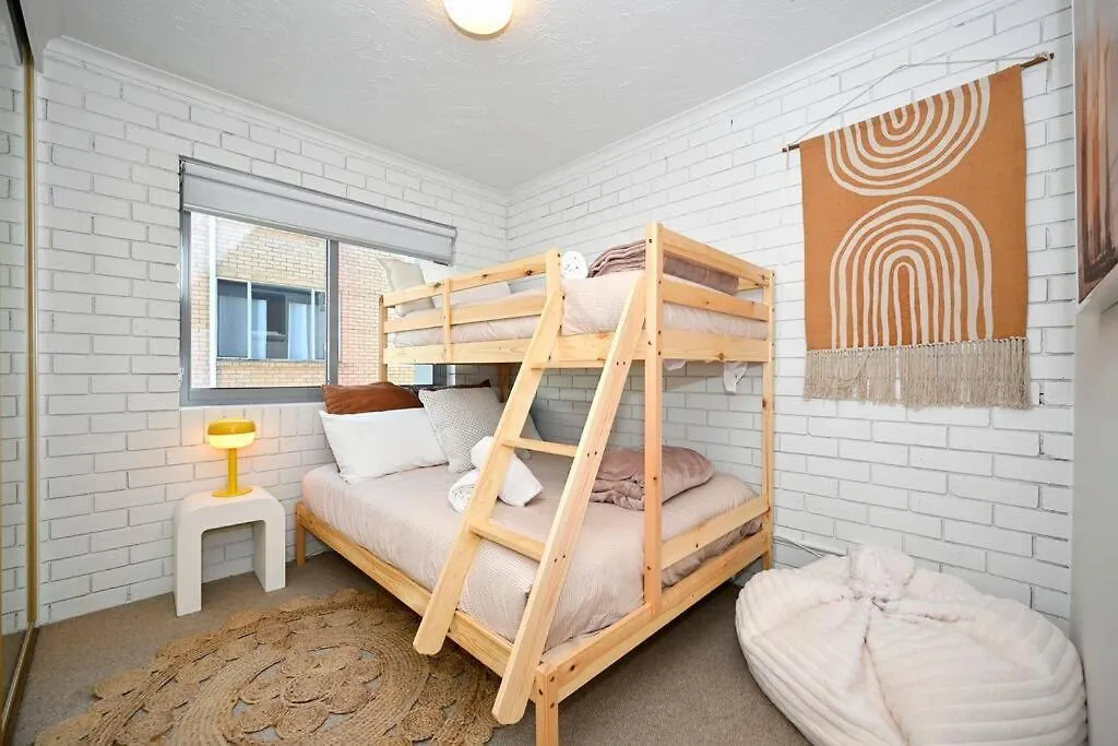 Kings Beach - Beachfront Bliss Caloundra